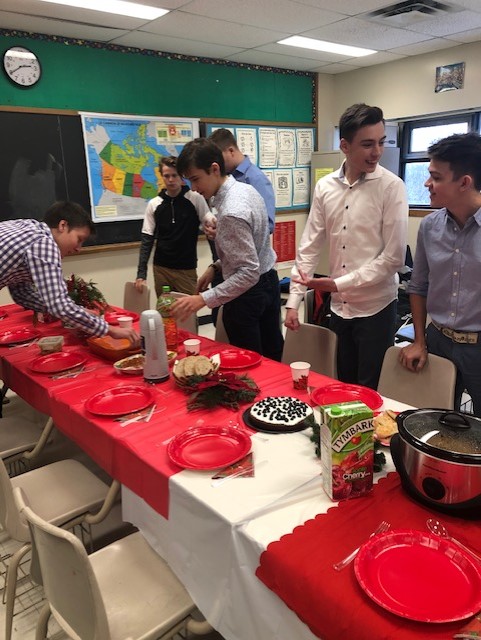 SPOTKANIE ŚWIĄTECZNE W KLASIE II LO