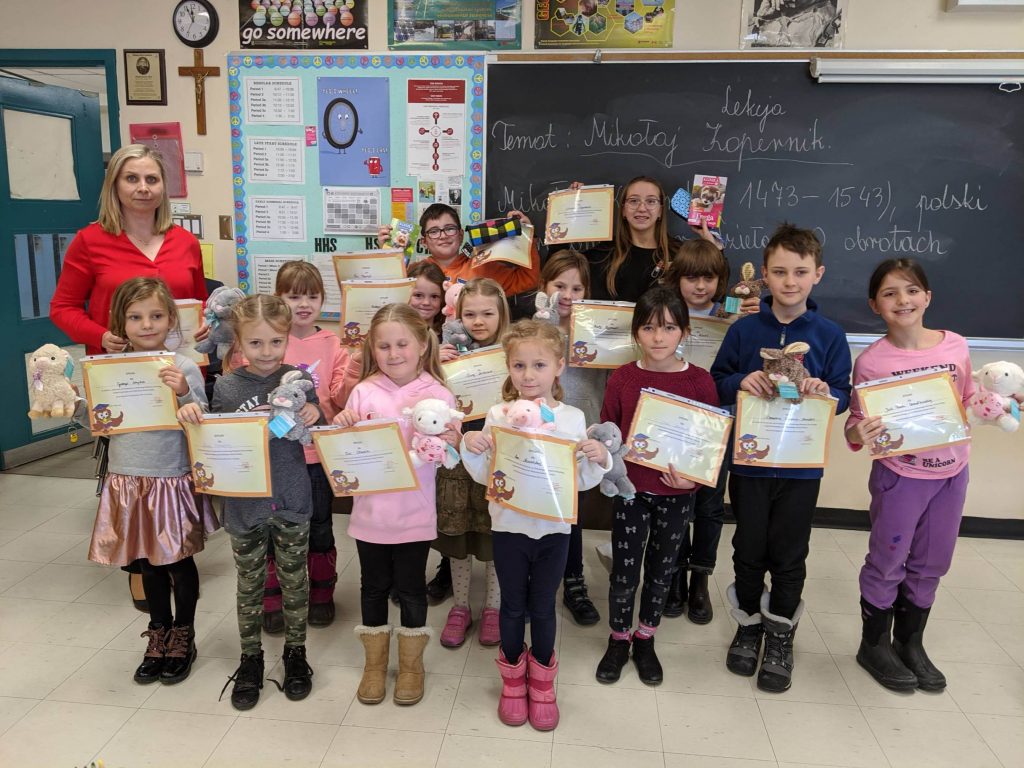 WRĘCZENIE NAGRÓD ZA UDZIAŁ W KONKURSIE NA PRZEBRANIE ZA ULUBIONEGO BOHATERA LITERACKIEGO