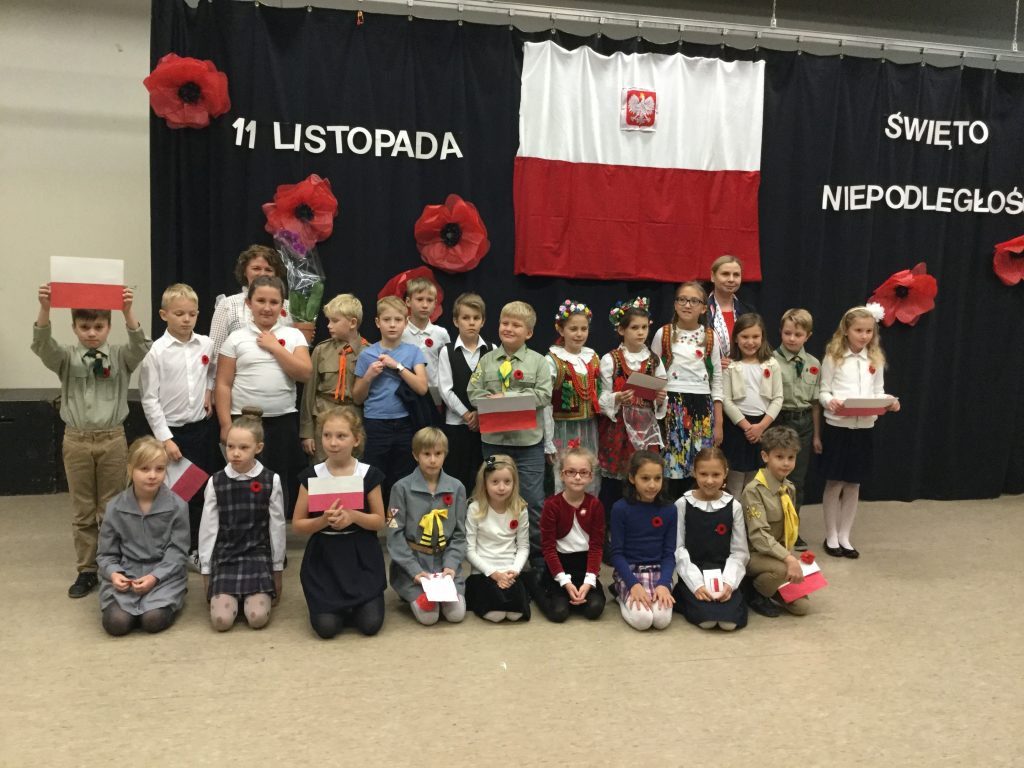 Uroczyste obchody Dnia Niepodległości w klasie III SP