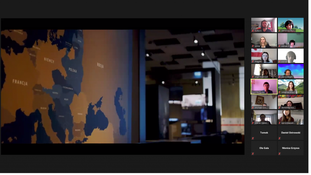 WIZYTA UCZNIÓW SZKOŁY POLSKIEJ W TORONTO W MUZEUM JÓZEFA PIŁSUDSKIEGO W SULEJÓWKU.