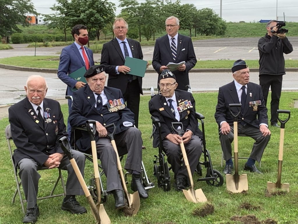 CEREMONIA ROZPOCZĘCIA BUDOWY POMNIKA “SPIRALA ZWYCIĘSTWA” KU CZCI POLSKICH LOTNIKÓW