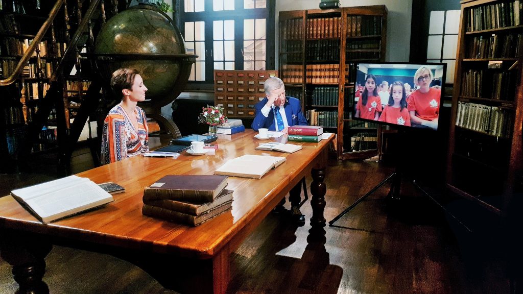 SPOTKANIE NASZYCH UCZNIÓW Z PROFESOREM JANEM MIODKIEM