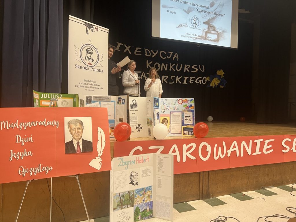 “CZAROWANIE SŁOWEM “ – SZKOLNY KONKURS RECYTATORSKI