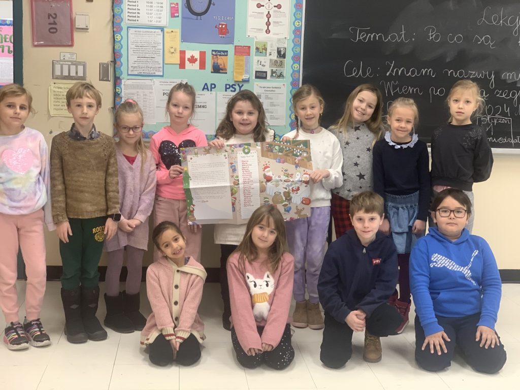 UCZNIOWIE KLASY 2 SP CZYTAJĄ LIST OD ŚWIĘTEGO MIKOŁAJA